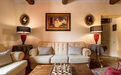 Portanuova Home, Colle Val D'elsa: Møbel, Indretning, Gulvbelægning, Væg, Træ, Couch, Etage, Stue, Værelse, Billedramme