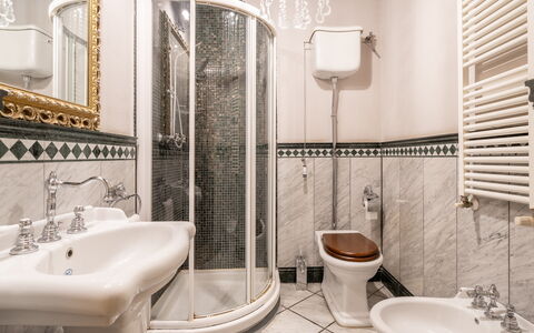 Portanuova Home, Colle Val D'elsa: Indretning, Gulvbelægning, Etage, Sanitærarmatur, Værelse, Badeværelse, Toiletbræt, Toilet, Vvs, Håndvask