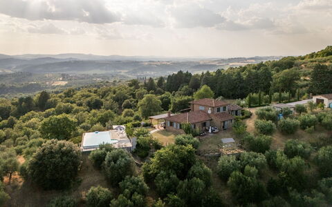 Casale Sunset: Landskab, Landdistrikt, Chaparral, Hill Station, Estate, Eng, Shrubland, Luftfotografering, Plantation, Stuehus