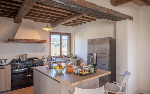 Casale Sunset: Møbel, Køkken, Indretning, Gulvbelægning, Countertop, Træ, Loft, Køkken Apparat, Hjem, Cabinetry