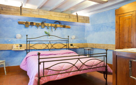 Il Canto Del Maggio: Møbel, Indretning, Træ, Soveværelse, Gulvbelægning, Etage, Seng, Loft, Belysning, Værelse