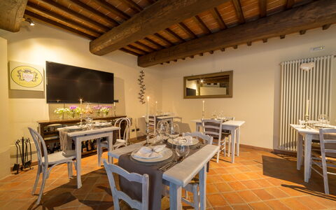 Relais la Costa: Indretning, Møbel, Loft, Stol, Køkken & Spisebord, Værelse, Spisestue, Restaurant, Lysarmatur, Billedramme