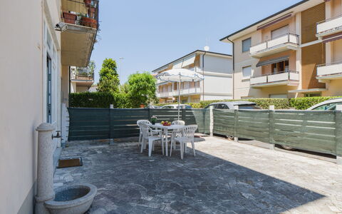 Appartamento Lara: Møbel, Indretning, Træ, Gulvbelægning, Værelse, Etage, Couch, Loft, Stue, Hjem