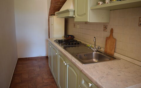 Oasi Della Pergola: Køkken, Countertop, Gulvbelægning, Træ, Indretning, Køkken Apparat, Større Bandage, Køkkenvask, Cabinetry, Etage