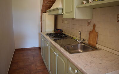 Arco Grande: Køkken, Countertop, Gulvbelægning, Træ, Indretning, Køkken Apparat, Større Bandage, Køkkenvask, Cabinetry, Etage