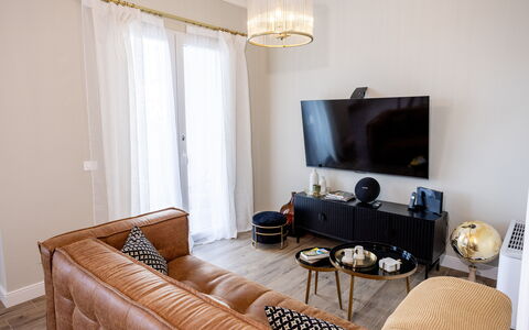 Casa Coccinella: Møbel, Indretning, Gulvbelægning, Couch, Stue, Træ, Etage, Værelse, Hjem, Lejlighed