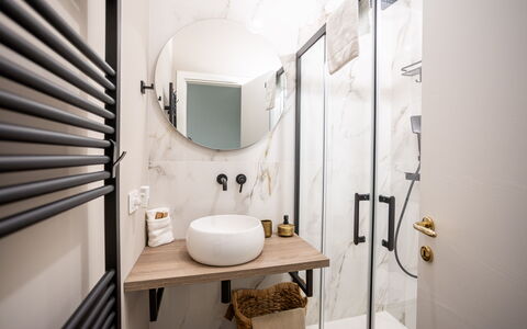 Casa Coccinella: Indretning, Væg, Gulvbelægning, Etage, Badeværelse, Sanitærarmatur, Møbel, Belysning, Værelse, Hjem