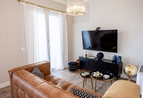 Casa Coccinella: Møbel, Indretning, Gulvbelægning, Couch, Stue, Træ, Etage, Værelse, Hjem, Lejlighed