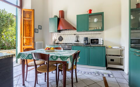 Casa Olivia With Garden And Wifi: Indretning, Gulvbelægning, Møbel, Køkken, Etage, Større Bandage, Værelse, Hjem, Køkken Apparat, Cabinetry