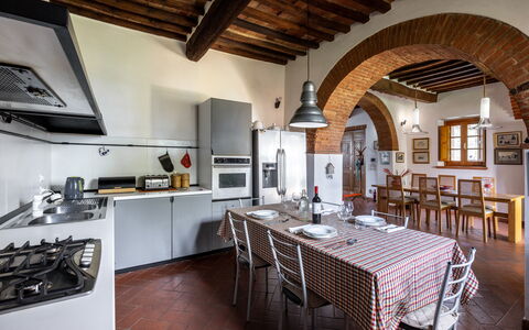 Maria Gabriella Holiday Home In Monticchiello: Møbel, Væg, Indretning, Gulvbelægning, Loft, Køkken, Hjem, Stol, Værelse, Etage