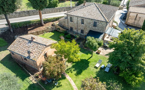 Maria Gabriella Holiday Home In Monticchiello: Bygning, Boligområde, Hus, Hjem, Arkitektur, Estate, Land Lot, Tag, Landdistrikt