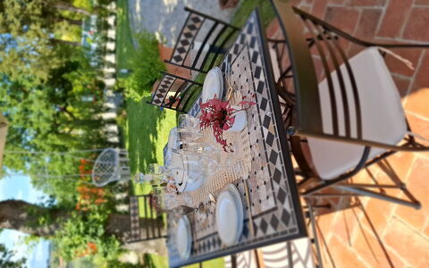 The Tuscan Retreat Spa: Møbel, Stol, Bord, Udendørs Bord, Udendørs Møbler, Jern, Have, Gård, Skygge, Lawn