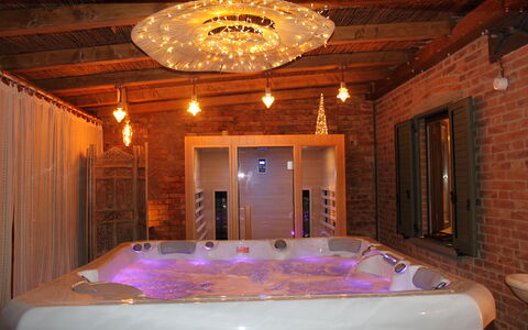 Holiday Home Croce With Spa: Indretning, Møbel, Træ, Gulvbelægning, Loft, Etage, Belysning, Lysarmatur, Værelse, Hjem