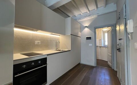 Guelfa 60: Gulvbelægning, Køkken, Indretning, Loft, Etage, Countertop, Større Bandage, Køkken Apparat, Belysning, Værelse