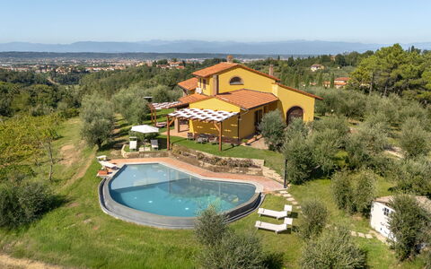 Villa Costa al Bagno: Svømmepøl, Stuehus, Estate, Backyard, Hacienda, Eco Hotel, Villa, Udvej