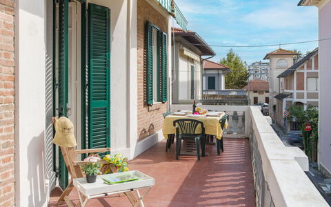 Onda Loft: Hjem, Boligområde, Dør, Altan, Lejlighed, Stueplante, Maling, Blomsterkrukke, Vindue Behandling, Flise