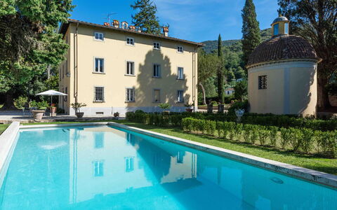 Villa Tambellini De Fondra: Estate, Have, Hacienda, Landscaping, Villa, Gård, Skygge, Gårdsplads, Mansion, Hæk