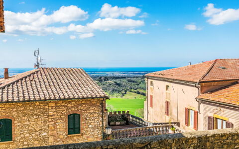 Your Tuscan Retreat: Himmel, Blå, Væg, Horisont, Landsby, Stenmur, Arkivbilleder