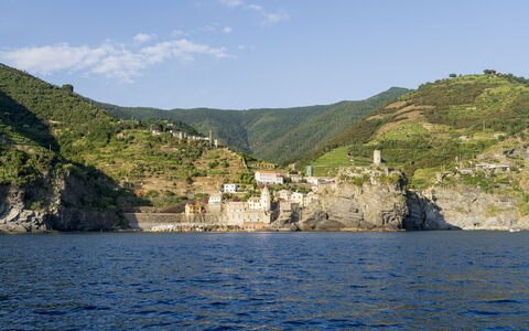 Casa Dolly, Monterosso 5 Terre: Bjerg, Bjergrige Landskabsformer, Krop Af Vand, Bakke, Kyst, Highland, Terræn, Coastal Og Oceaniske Landskabsformer, Rots, Landskab
