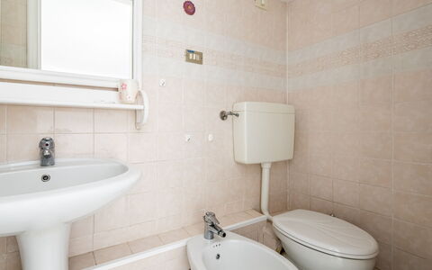 Casa Dolly, Monterosso 5 Terre: Gulvbelægning, Indretning, Etage, Sanitærarmatur, Badeværelse, Værelse, Badeværelsesvask, Toilet, Loft, Håndvask