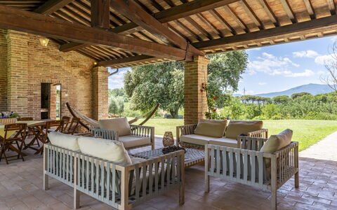 Aqua Bio Retreat: Møbel, Træ, Stol, Indretning, Bord, Udendørs Møbler, Gulvbelægning, Loft, Veranda, Etage