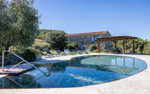 Il Gabbro, Luxury Experience: Blå, Vand, Svømmepøl, Afspejling, Reservoir, Water Feature, Reflekterende Pool, Dam