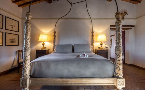 Il Gabbro, Luxury Experience: Møbel, Indretning, Gulvbelægning, Soveværelse, Seng, Etage, Belysning, Himmelseng, Bed Frame