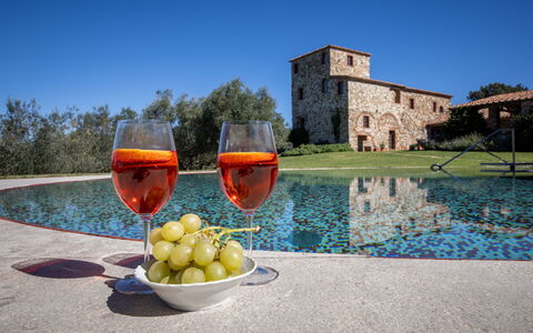 Il Gabbro, Luxury Experience: Skumring, Afspejling, Aften, Water Feature, Meteorologisk Fænomen, Reflekterende Pool, Svømmepøl, Dam, Solnedgang