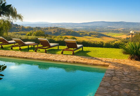Novellina: Svømmepøl, Sommer, Udvej, Liggestol, Udendørs Møbler, Eco Hotel, Landscaping, Skygge, Have, Hacienda