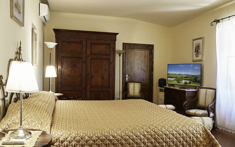 Villa Medicea Lo Sprocco: Møbel, Seng, Indretning, Soveværelse, Sengetøj, Sengetøj, Væg, Træ, Værelse, Gulvbelægning