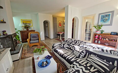 I Cipressi: Møbel, Indretning, Couch, Gulvbelægning, Etage, Træ, Stue, Lejlighed, Værelse, Hjem