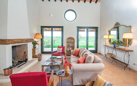 Villa Lodolaio: Møbel, Væg, Indretning, Hjem, Bord, Belysning, Stol, Gulvbelægning, Couch, Stue