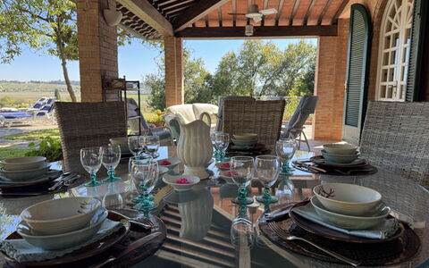 Casa Mia: Møbel, Stol, Bord, Bordservice, Indretning, Køkken & Spisebord, Spisestue, Serveware, Belysning, Værelse