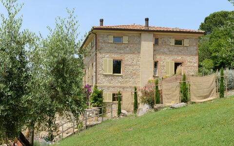 Villa Armonia: Busk, Sommerhus, Have, Stuehus, Estate, Landscaping, Gård, Backyard, Villa, Historisk Hus