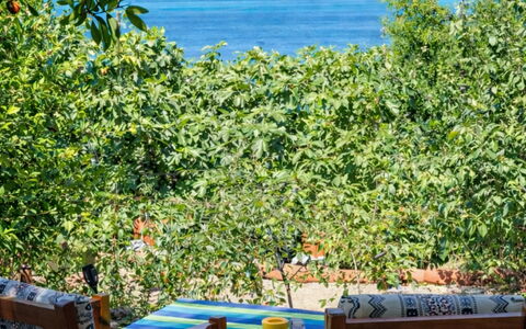 La Torre sul Ponte, Seaview, Garden: Blå, Møbel, Sommer, Udendørs Møbler, Stol, Hav, Forår, Skygge, Ocean, Tropics