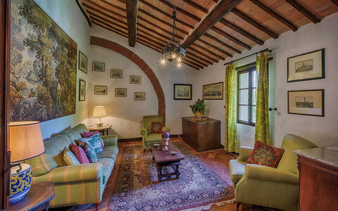 Medieval Castle Living: Vineyards, Swimming Pool &: Væg, Møbel, Indretning, Hjem, Billedramme, Værelse, Loft, Stol, Stue, Villa