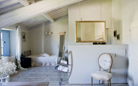 Le Tre Virtù Luxury Relais, Private Pool, Mugello: Møbel, Væg, Indretning, Etage, Gulvbelægning, Loft, Soveværelse, Værelse, Seng, Hjem