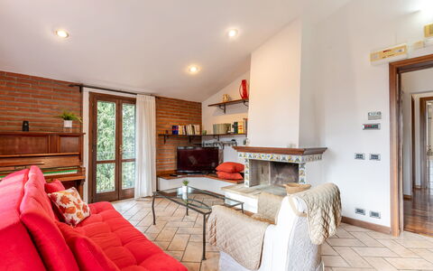 Casa Miramonti: Møbel, Indretning, Gulvbelægning, Etage, Træ, Couch, Stue, Værelse, Loft, Hjem