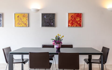 Cignella Resort: Møbel, Indretning, Væg, Bord, Køkken & Spisebord, Gulvbelægning, Spisestue, Etage, Stol, Belysning