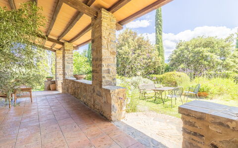 Podere Peteglia: Have, Skygge, Landscaping, Udendørs Struktur, Kolonne, Flise, Mursten, Stenmur, Bejdse, Backyard