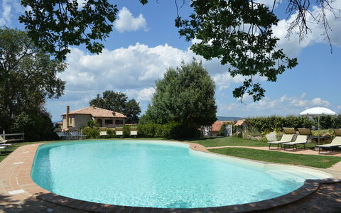 Agriturismo Bellavista, Private Pool, Val D'Orcia: Svømmepøl, Udendørs Møbler, Estate, Udvej, Hacienda, Eco Hotel, Have, Stuehus, Skygge, Villa