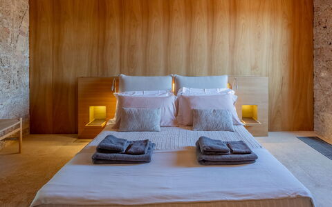 Poggio Mori 20: Gulvbelægning, Indretning, Etage, Træ, Møbel, Soveværelse, Seng, Textile, Værelse, Sengetøj