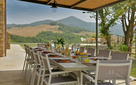 Villa Il Noccioleto: Møbel, Bord, Udendørs Møbler, Træ, Stol, Køkken & Spisebord, Udendørs Bord, Restaurant, Gårdhave, Spisestue