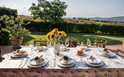 Selvamica: Bordservice, Møbel, Bord, Dug, Serveware, Sengetøj, Tallerkner, Stol, Drinkware, Mad