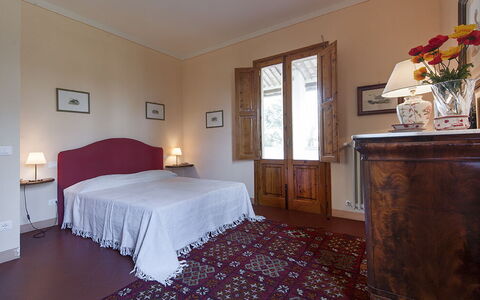 Martini: Indretning, Møbel, Væg, Gulvbelægning, Seng, Etage, Værelse, Soveværelse, Loft, Sengetøj