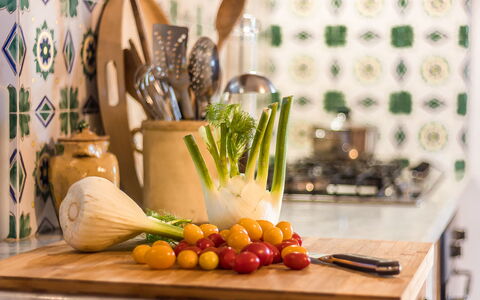 Molinazzo: Køkken, Bordservice, Countertop, Mad, Serveware, Frugt, Tilberedning, Fremstille, Naturlige Fødevarer