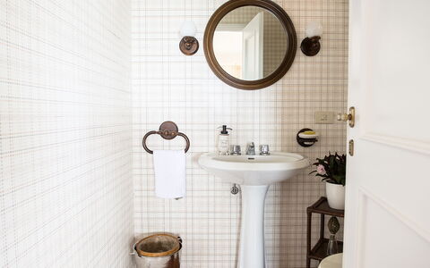 Villa El Olivar: Sanitærarmatur, Badeværelse, Indretning, Vvs, Tap, Badeværelsesvask, Gulvbelægning, Etage, Håndvask, Flise