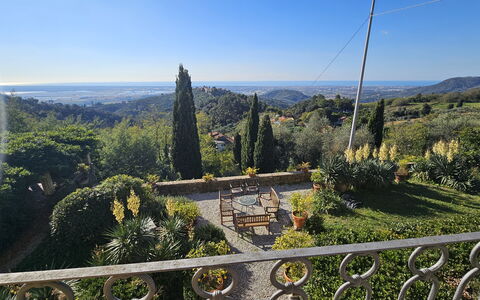 Villa Il Torrazzo, Vista Mare, Massarosa: Vegetationen, Naturlige Landskab, Landskab, Highland, Bakke, Busk, Hill Station, Chaparral, Plantation, Landscaping