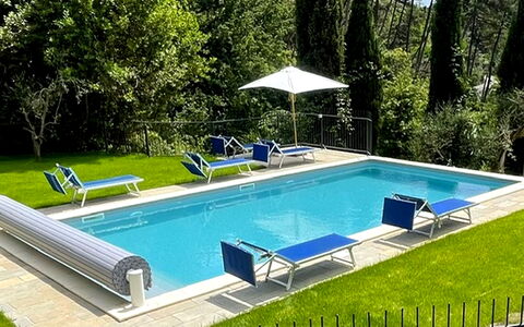 Villa Il Torrazzo, Vista Mare, Massarosa: Svømmepøl, Udendørs Møbler, Kompositmateriale, Liggestol, Skygge, Have, Fritid, Udvej, Landscaping, Design