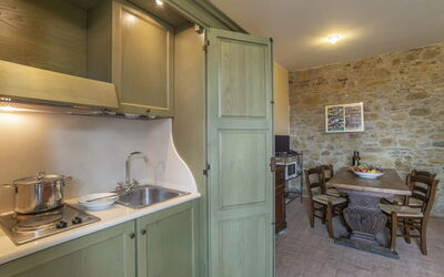 Selleria: Væg, Møbel, Cabinetry, Countertop, Indretning, Gulvbelægning, Køkken, Loft, Skab, Etage